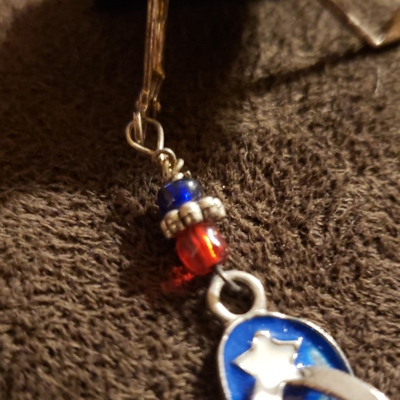 Red, White and Blue Flip Flop Earrings🧡 - Picture 3 of 4